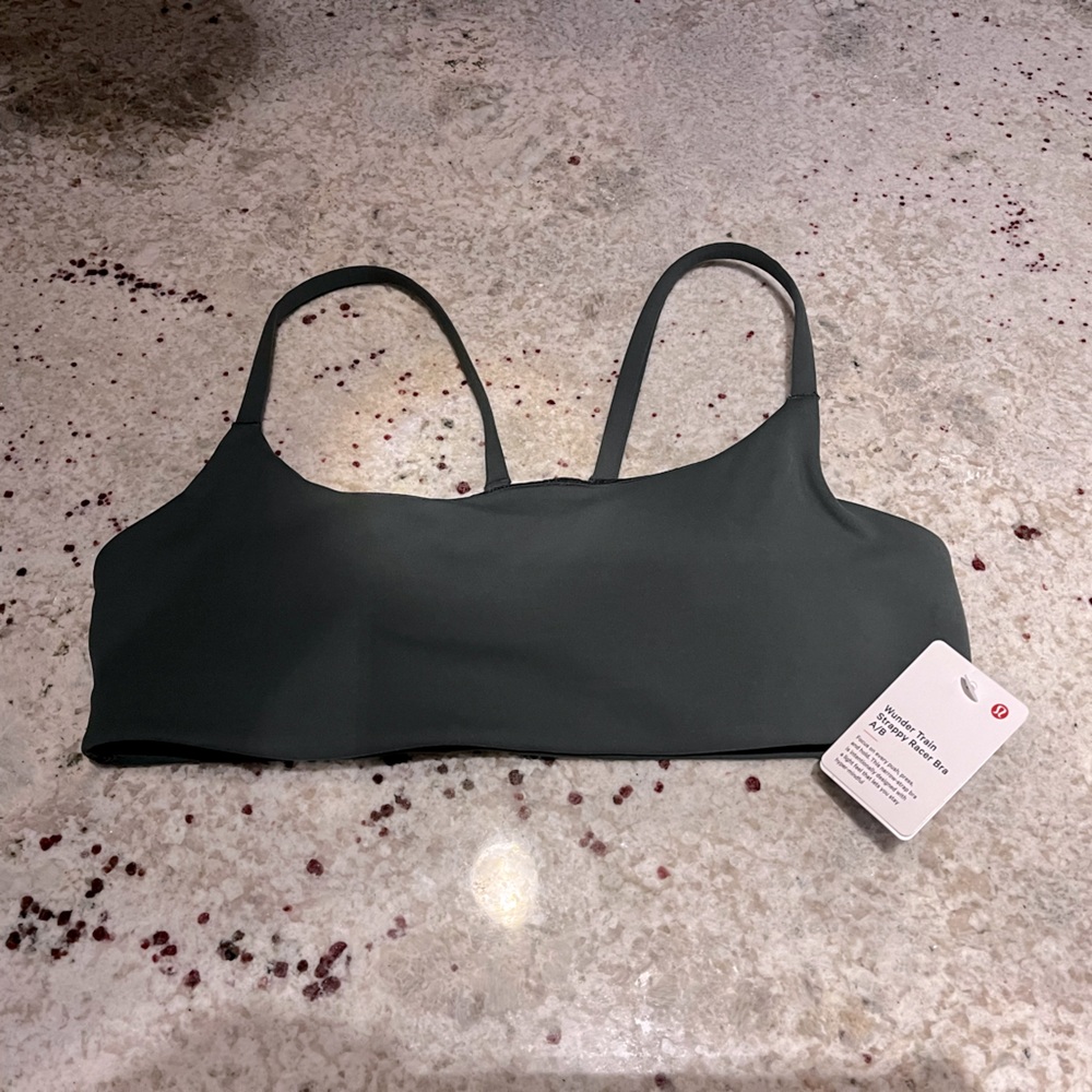 New with tags Lululemon size 8 Wunder Train strappy racer bra